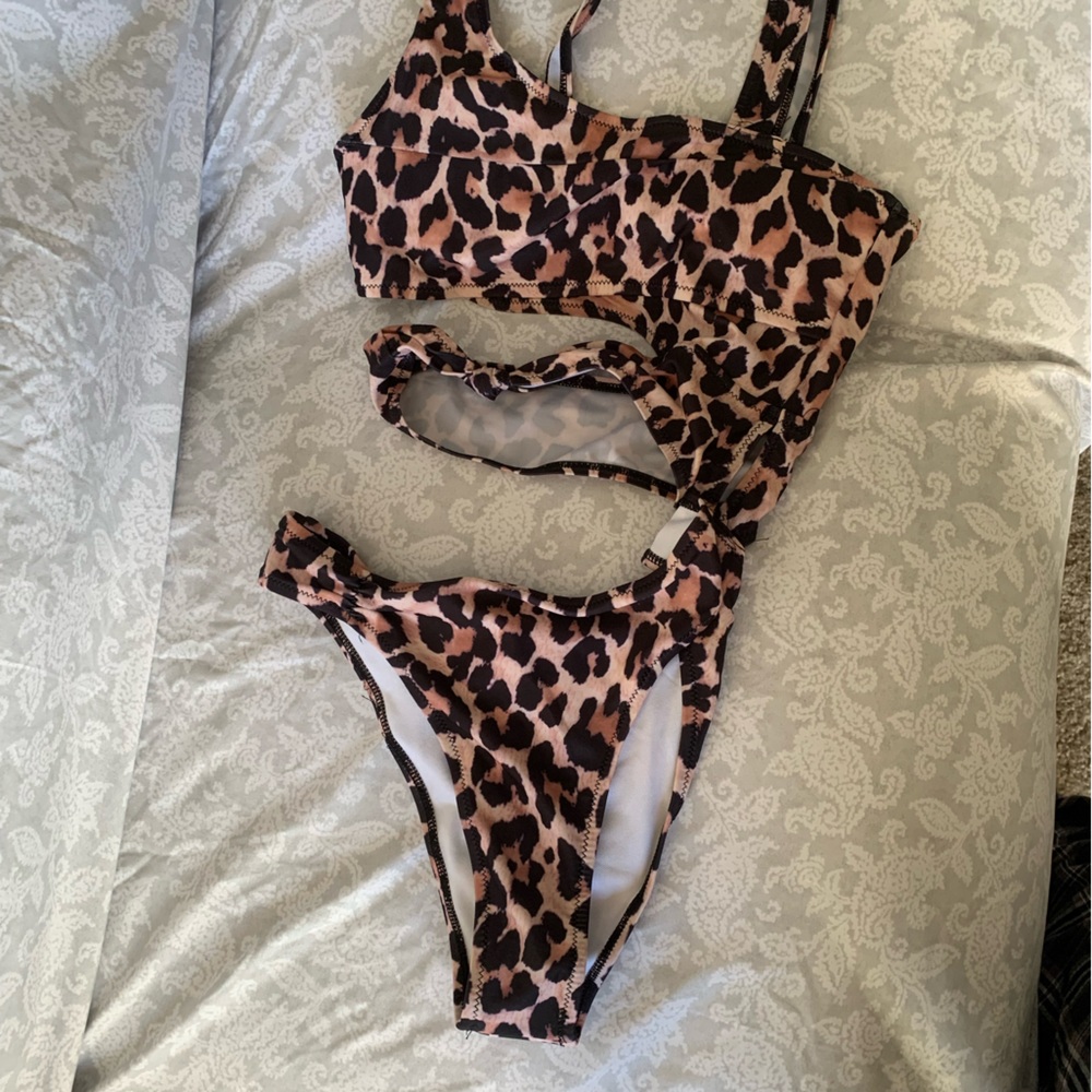 Swim suit